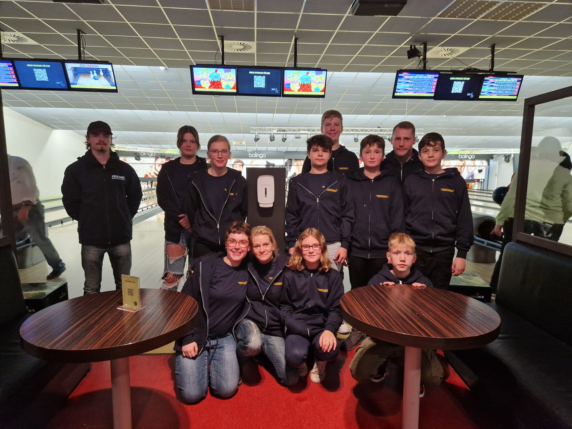 Weihnachtsfeier Bowling Jugendfeuerwehr Gruppenfoto