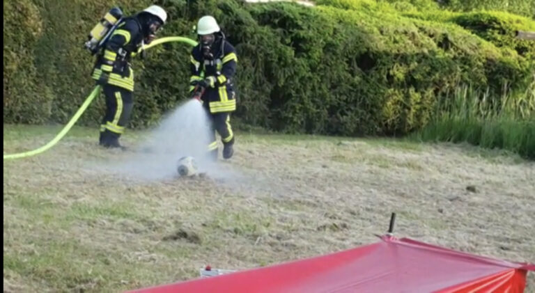 Fussballspielen mit PA und C-Rohr