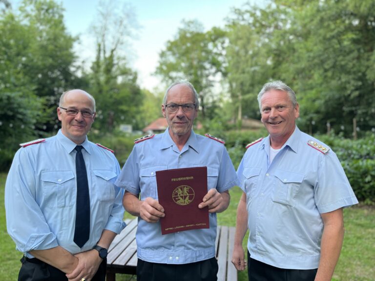 Foto mit Olaf, Rolf und Holger v. Ehrung Rolf