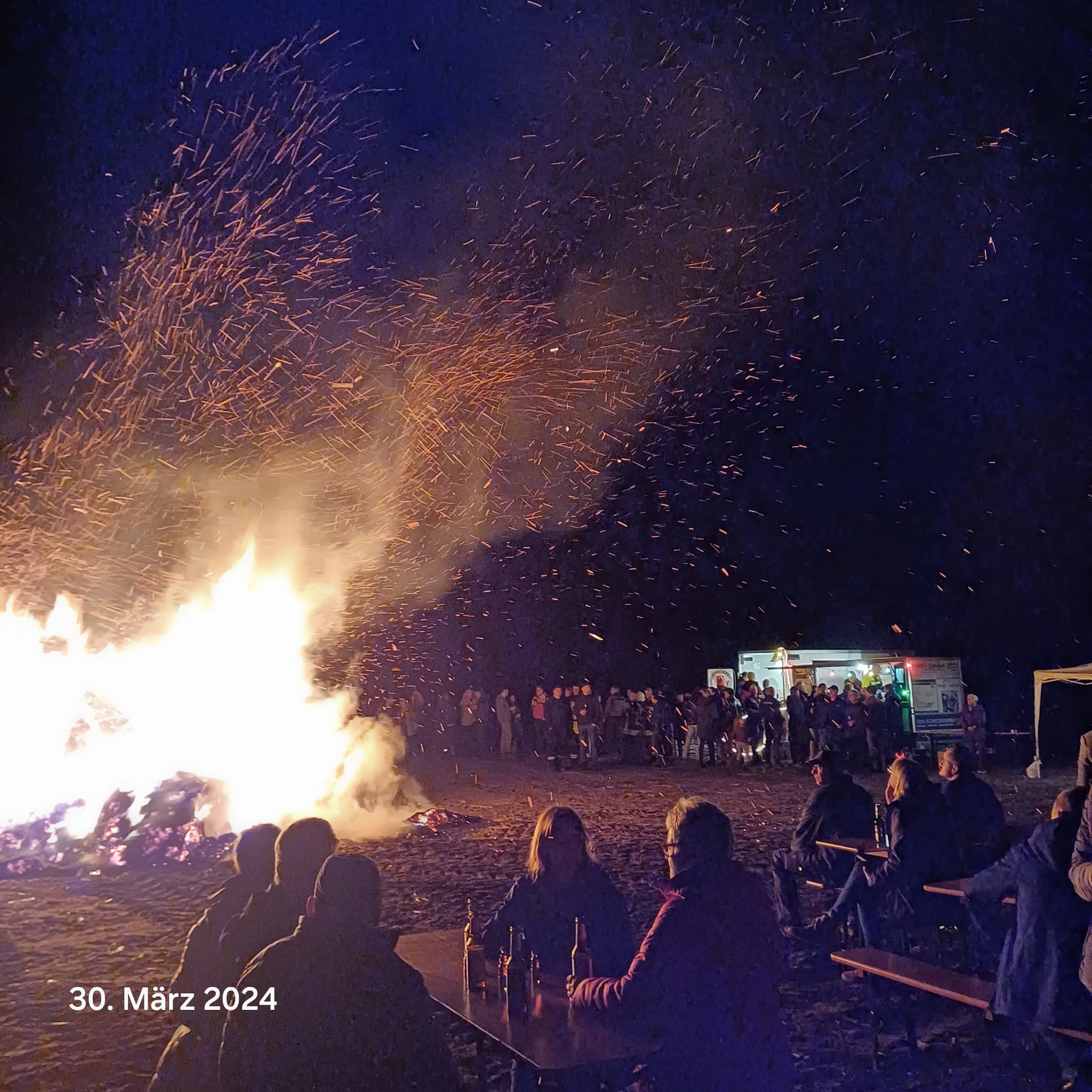 Bild vom Funkenflug Osterfeuer 2024