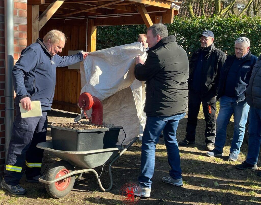 Verabschiedung von Harald in die Altersabteilung, Enthüllung Präsent für Harald