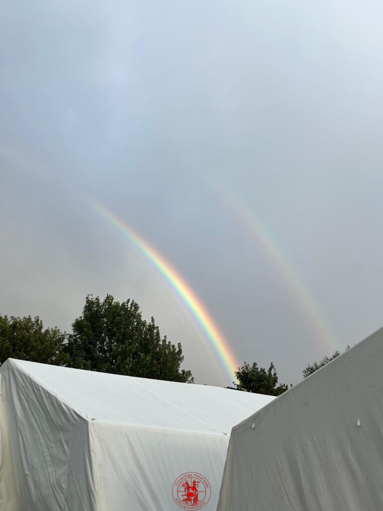 Regenbogen über den Zelten auf Fehmarn