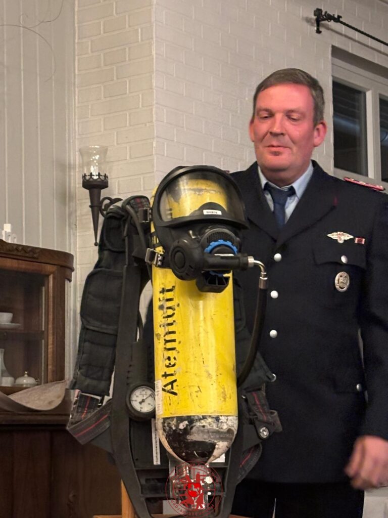 Jörg mit Atemschutzgerät